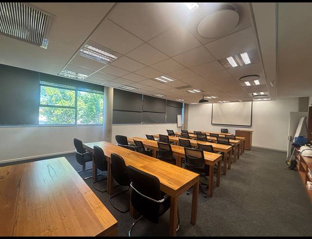 441M² OFFICE TO LET IN BLACKHEATH INDUSTRIAL